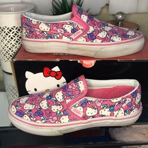 🌸Limited edition Hello Kitty x Vans🌸kids sz 2
